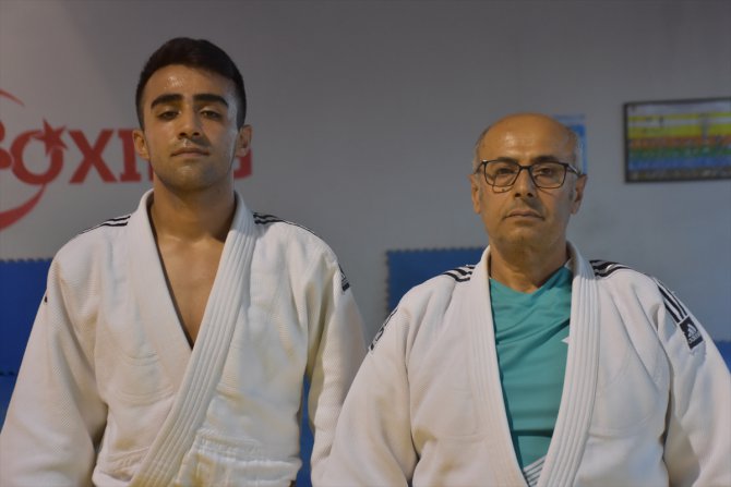 Televizyon izlerken judoya başlayan sporcunun hedefi altın madalya