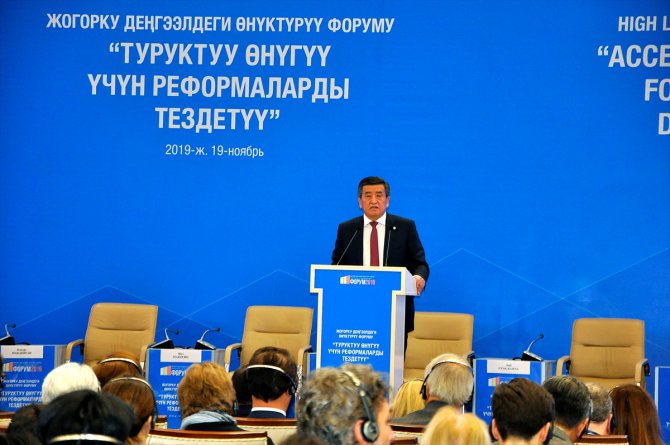 Kırgızistan reformları hızlandırmak için destek arıyor
