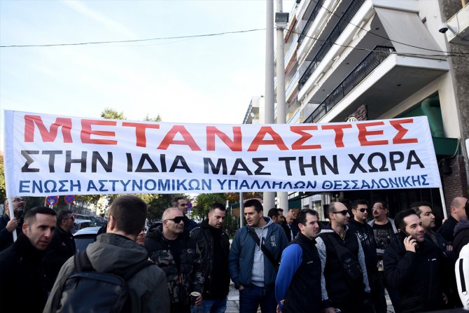 Selanik'te polislerden "geçici görevlendirme" protestosu