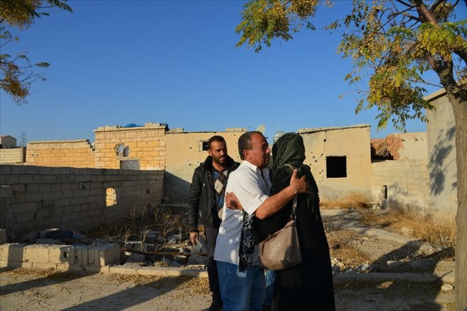 Fırat Kalkanı bölgesindeki Suriyeliler evlerine dönmeye başladı