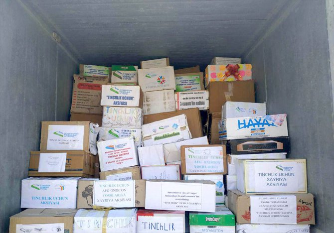 Özbekistan, Afganistan'a insani yardım gönderdi