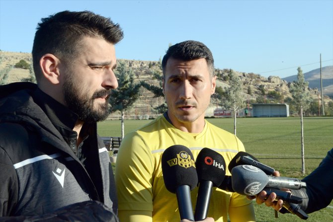 Yeni Malatyasporlu Adis Jahovic: "Fenerbahçe maçını kazanıp, üst sıraları zorlayacağız"
