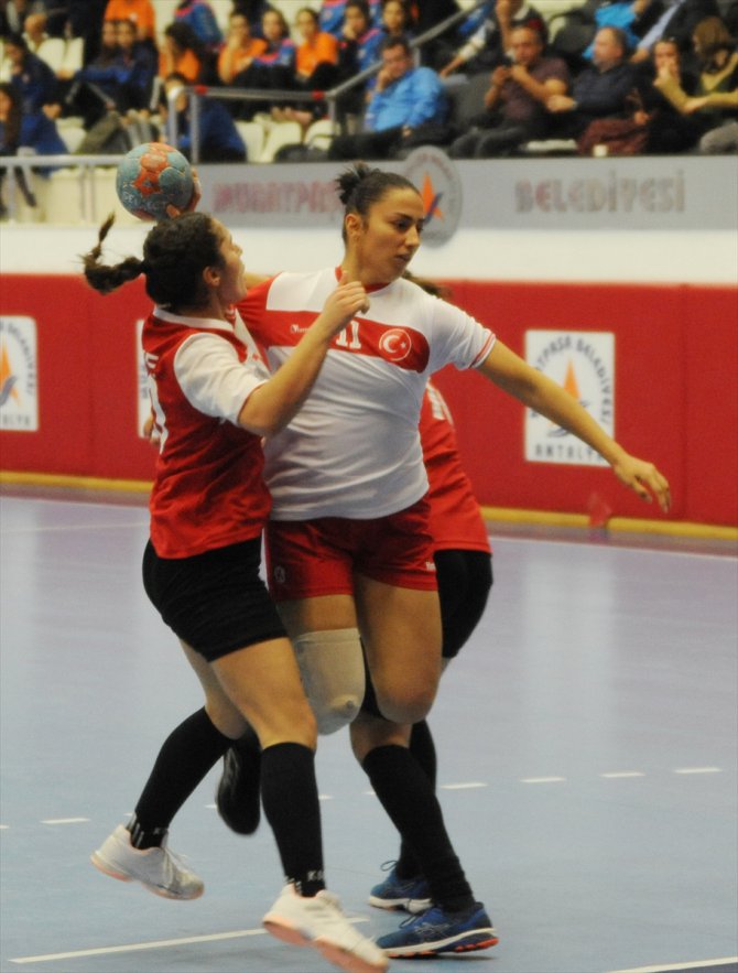 Antalya Uluslararası Kadınlar Hentbol Turnuvası başladı