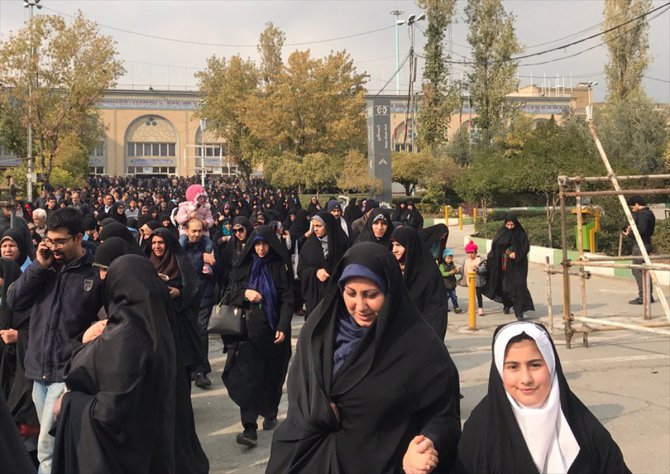 Tahran cuma imamından internet yasağına destek