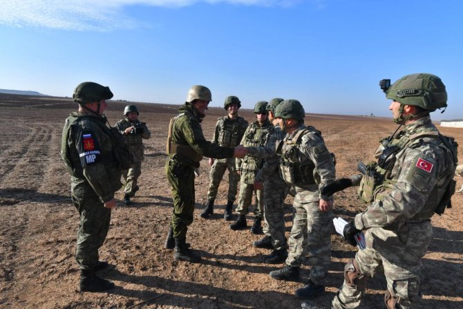 Türk ve Rus askerleri Fırat'ın doğusunda 10'uncu kara devriyesini tamamladı