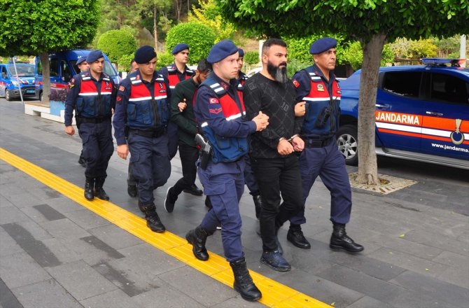 Antalya'da uyuşturucu operasyonunda gözaltına alınan 3 şüpheli tutuklandı