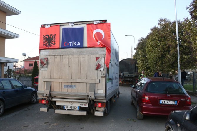 TİKA'dan Arnavutluk'taki depremzedelere yardım ulaştırıldı