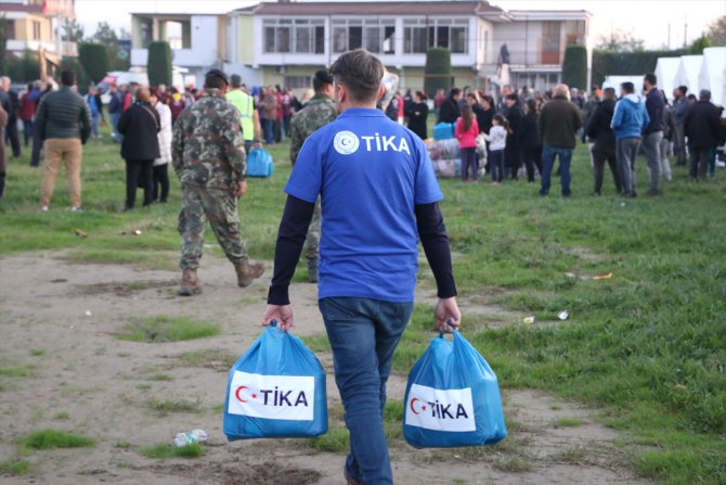 TİKA'dan Arnavutluk'taki depremzedelere yardım ulaştırıldı