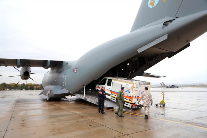 Yardım uçağı Arnavutluk'a hareket etti