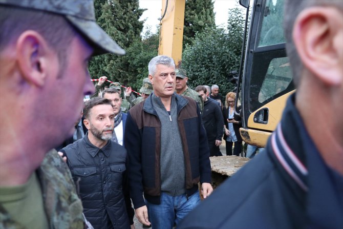 Kosova Cumhurbaşkanı'nın Dıraç ziyareti sırasındaki deprem paniğe yol açtı