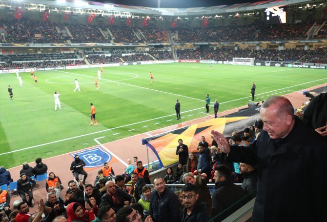 Cumhurbaşkanı Erdoğan, Medipol Başakşehir-Roma maçında