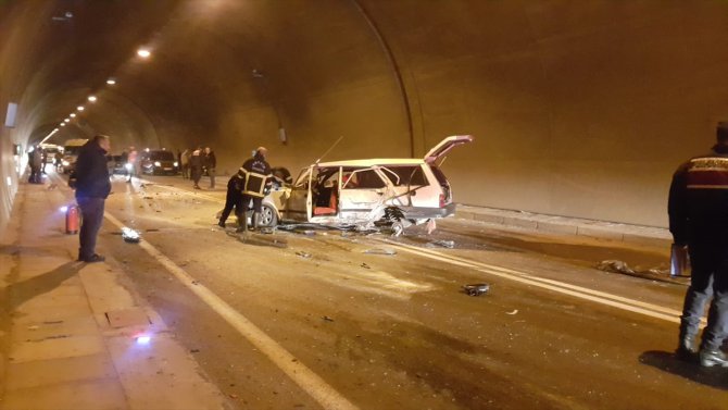 Artvin'de tünelde zincirleme trafik kazası: 4 yaralı