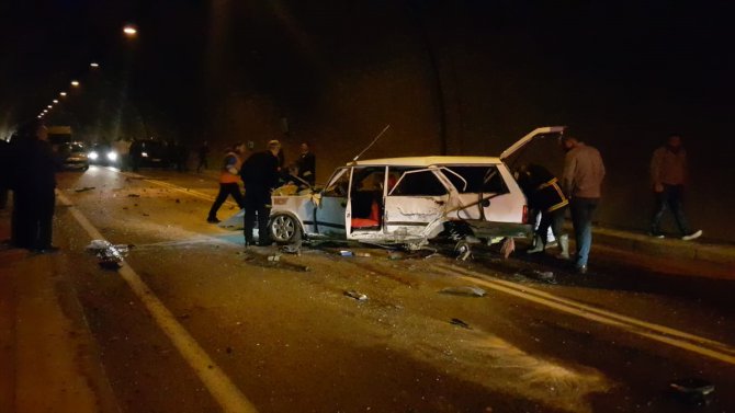 Artvin'de tünelde zincirleme trafik kazası: 4 yaralı