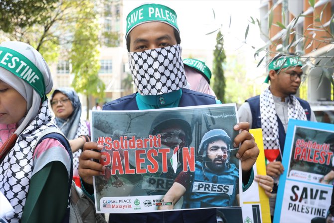 Malezya'da "Filistin Halkıyla Uluslararası Dayanışma Günü" gösterisi