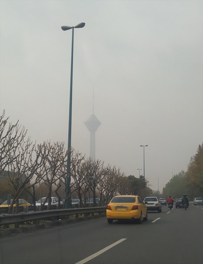 Tahran'da hava kirliliği nedeniyle eğitime ara verildi, spor müsabakaları ertelendi