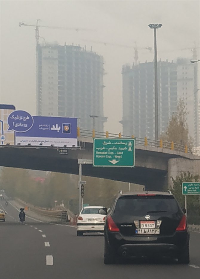 Tahran'da hava kirliliği nedeniyle eğitime ara verildi, spor müsabakaları ertelendi