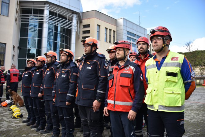 Arnavutluk Başbakanı Rama'dan arama kurtarma ekiplerine teşekkür ziyareti