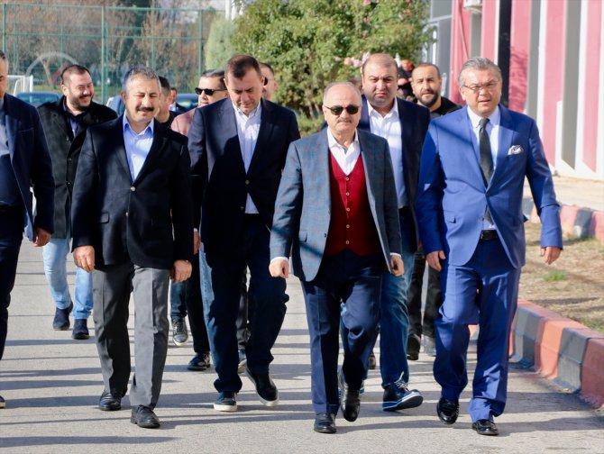 Eskişehir Valisi Özdemir Çakacak: "Eskişehirspor, Süper Lig'i hak eden bir kulüp"