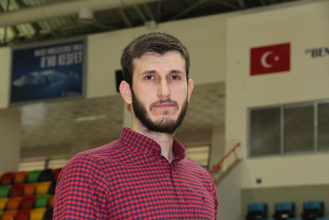 Milli hentbolcu Durmuş Ali Tınkır'ın asker selamı hassasiyeti