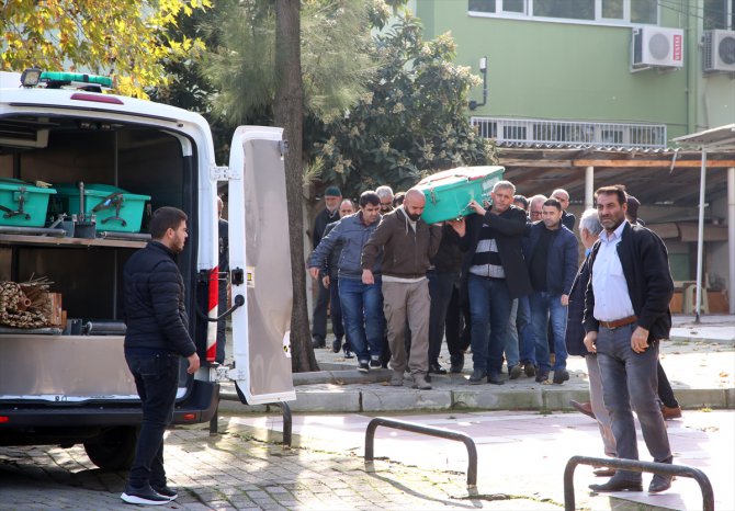 İzmir'de eşini bıçaklayarak öldüren zanlı tutuklandı