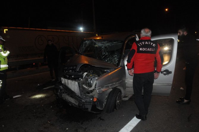 Kocaeli'deki trafik kazası araç kamerasına yansıdı