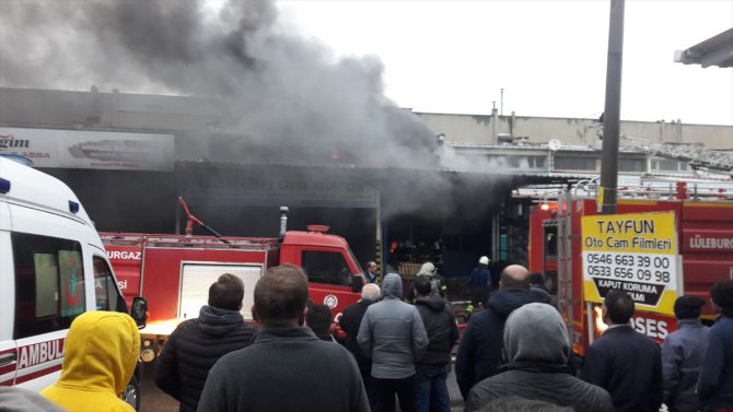 Lüleburgaz'da sanayi sitesindeki bir iş yerinde yangın çıktı