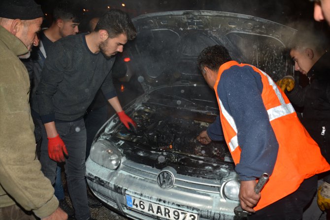 Kahramanmaraş'ta seyir halindeki otomobil yandı