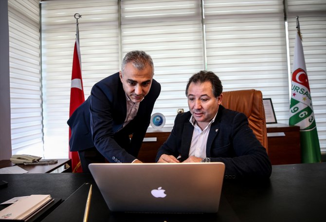 Bursaspor Başkanı Mesut Mestan, AA'nın "Yılın Fotoğrafları" oylamasına katıldı