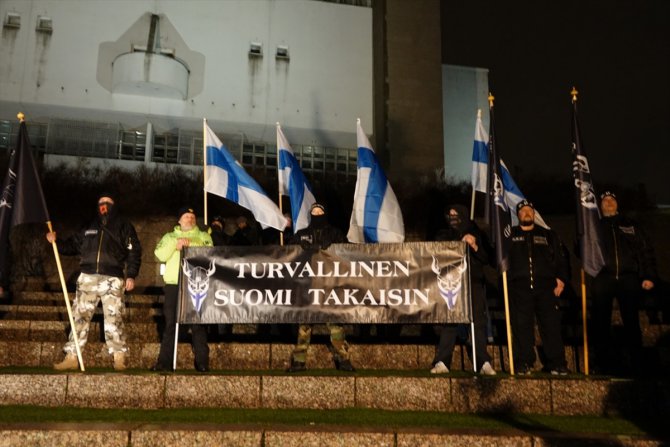 Finlandiya'da Bağımsızlık Günü kutlamaları ırkçı gösterilerin gölgesinde kaldı