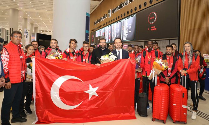 Avrupa Kros Şampiyonası'nda mücadele eden Türk Milli Takımı, İstanbul'a döndü