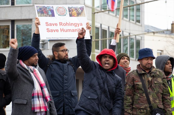 Hollanda'da Arakanlı Müslümanlardan destek gösterisi