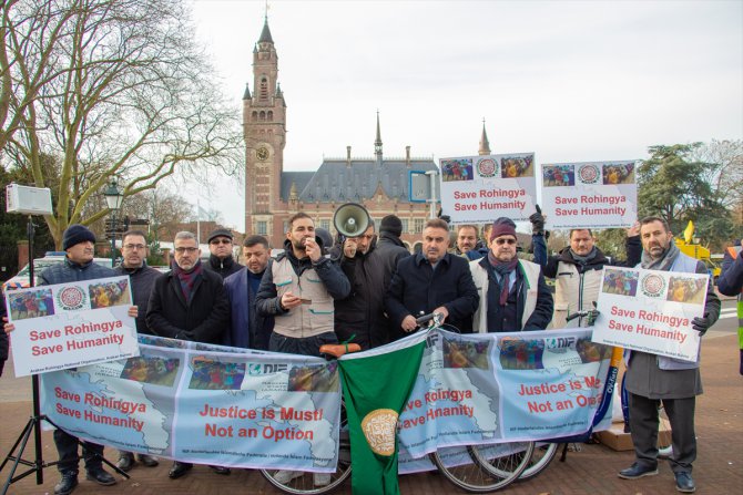 Hollanda'da Gambiya'nın Uluslararası Adalet Divanında Myanmara karşı açtığı davaya destek