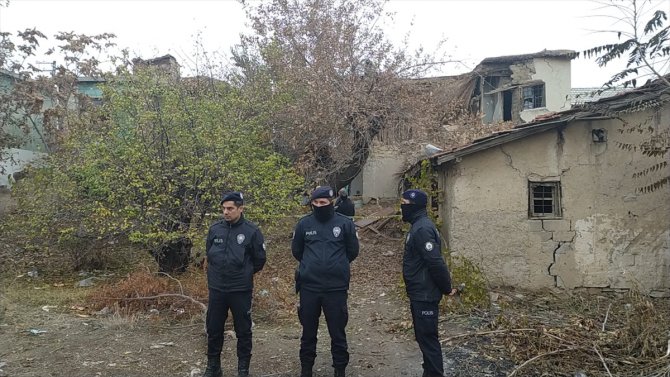GÜNCELLEME - Konya'da kerpiç evde göçük: 3 ölü