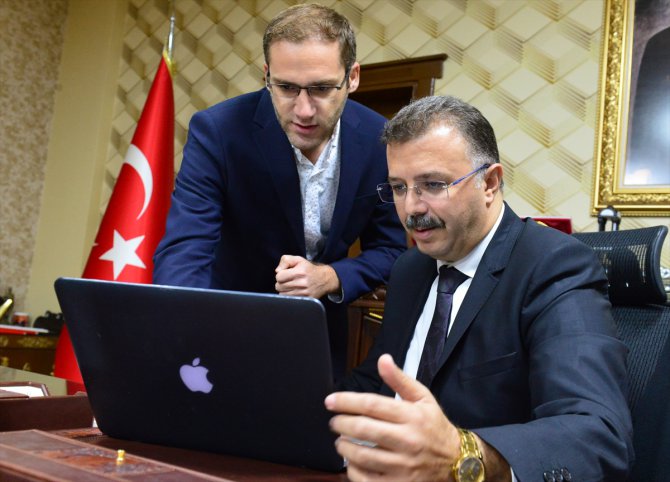 Şanlıurfa Cumhuriyet Başsavcısı Öztoprak, AA'nın "Yılın Fotoğrafları" oylamasına katıldı