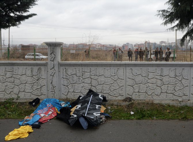 GÜNCELLEME - Uşak'ta durakta bekleyen yolculara otomobil çarptı: 3 ölü