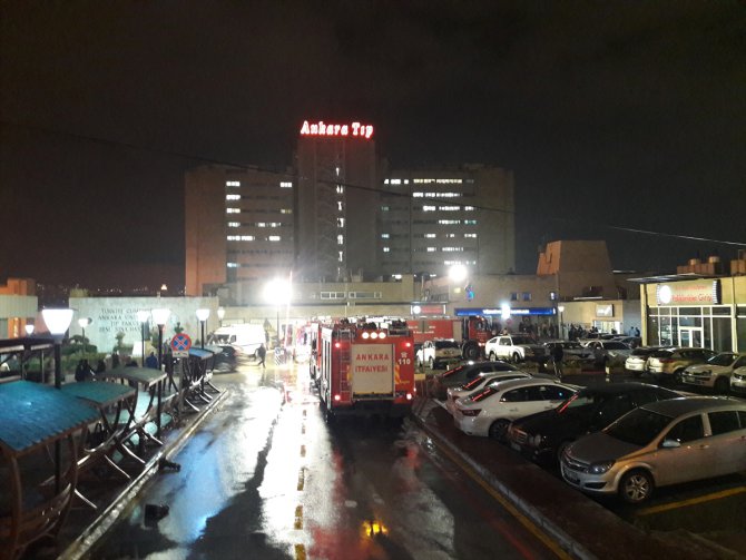 AÜ İbni Sina Hastanesinin arşiv bölümünde çıkan yangın söndürüldü
