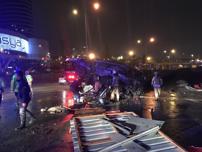 Kadıköy'de trafik kazası: 4 yaralı