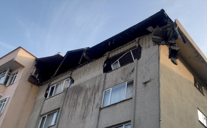 GÜNCELLEME-Şişli'de binanın çatısında çökme meydana geldi