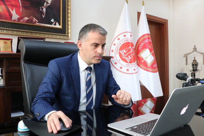 Erzincan Cumhuriyet Başsavcısı Çiçek, AA'nın "Yılın Fotoğrafları" oylamasına katıldı
