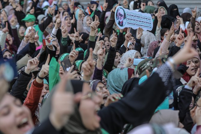 Hamas kuruluşunun 32. yıl dönümünü kutluyor