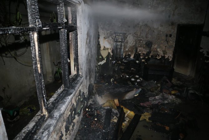Kahramanmaraş'ta yangın çıkan evde mahsur kalan 3'ü çocuk, ikisi hamile 7 kişi kurtarıldı