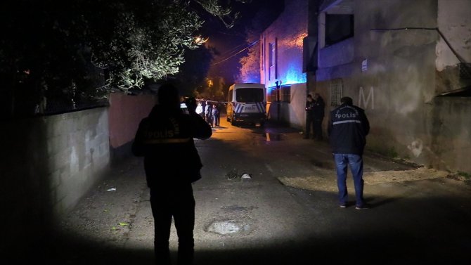 Adana'da kocasının silahlı saldırısına uğrayan kadın yaralandı
