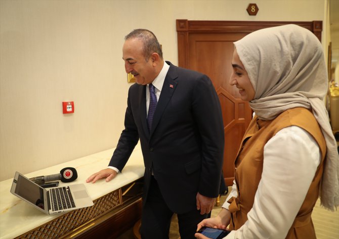 Dışişleri Bakanı Çavuşoğlu AA'nın "Yılın Fotoğrafları" oylamasına katıldı