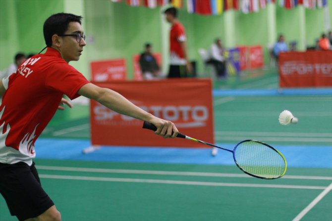 Uluslararası Gençler Badminton Turnuvası başladı
