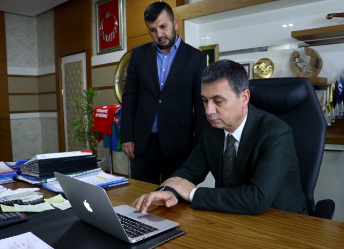 Ankara'da belediye başkanları AA'nın "Yılın Fotoğrafları" oylamasına katıldı
