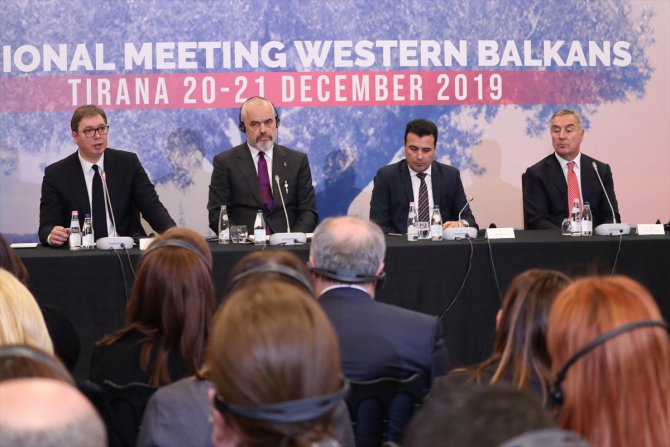 Batı Balkan ülkelerinin liderleri Arnavutluk'ta bir araya geldi