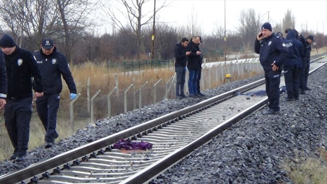 GÜNCELLEME - Kütahya'da demir yolunda cesedi bulunan kadının kimliği belirlendi