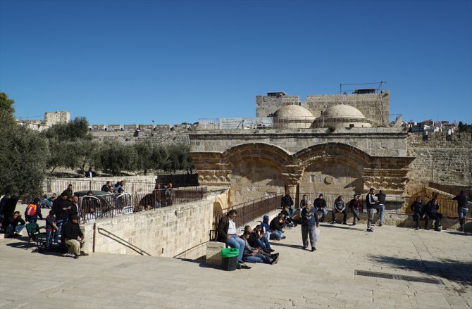 Rahmet Kapısı Mescidi, İsrail'in baskısı altında