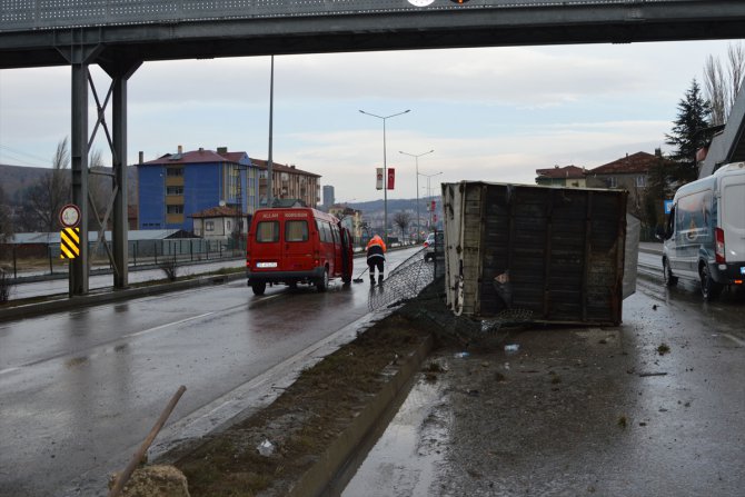 Samsun'da minibüs ile kamyonet çarpıştı: 4 yaralı