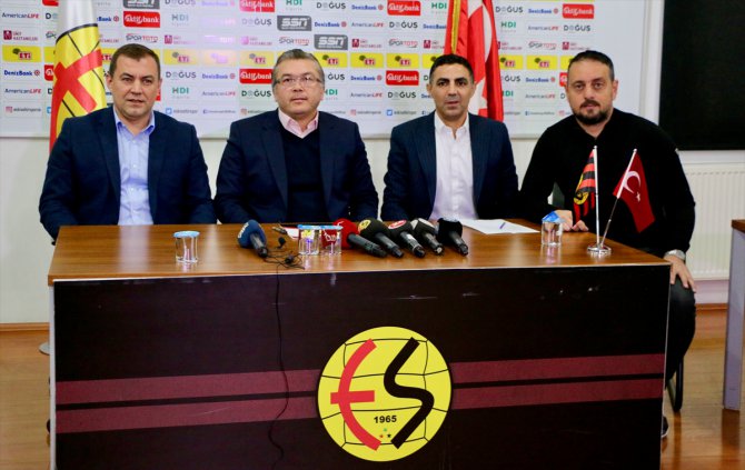 Eskişehirspor'da teknik direktörlüğe Mustafa Özer getirildi